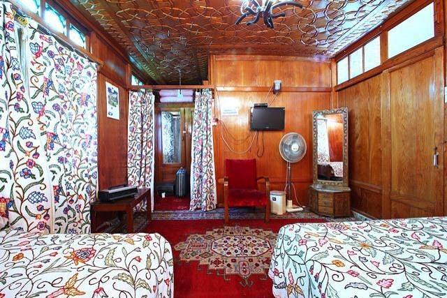 Srīnagar Houseboat Lily Of Nageen מראה חיצוני תמונה