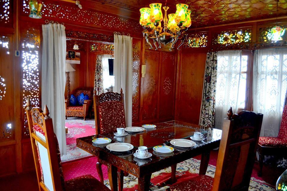 Srīnagar Houseboat Lily Of Nageen מראה חיצוני תמונה