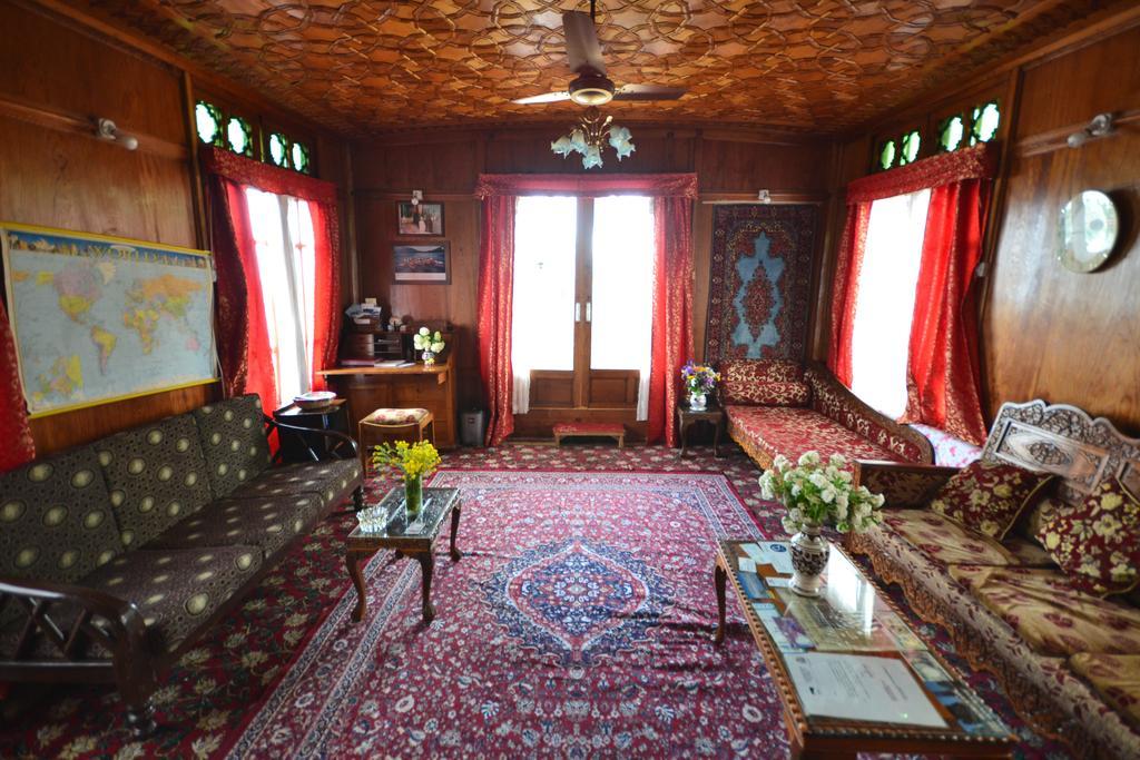 Srīnagar Houseboat Lily Of Nageen מראה חיצוני תמונה