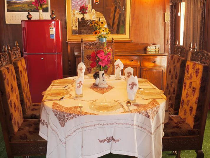 Srīnagar Houseboat Lily Of Nageen מראה חיצוני תמונה